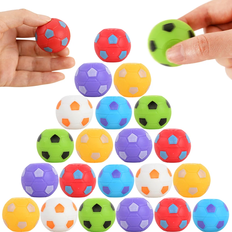Mini Girevoli Fidget Spinners Pallone Da Calcio Giocattoli Per Bambini Bomboniere Per Feste Di Calcio Ridurre La Pressione Giocattoli Goodie Bag Stuff