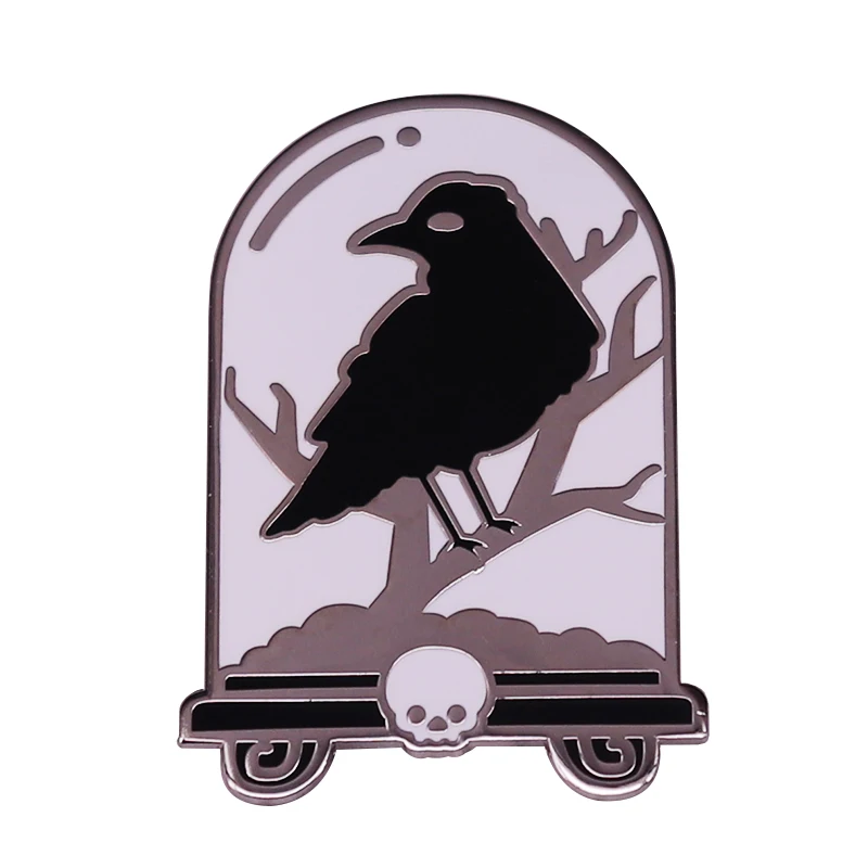 Black Raven Crow Bird Skull Mound Tombstone Smalto Pin Gothic Halloween Badge Spilla
