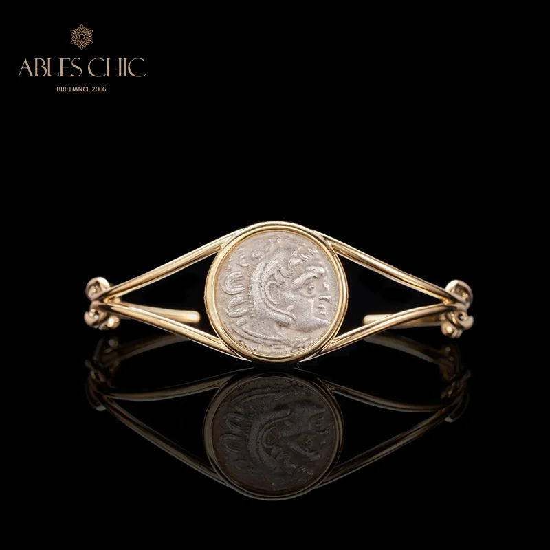 Bracciale Rigido Con Medaglione In Oro 18 Carati