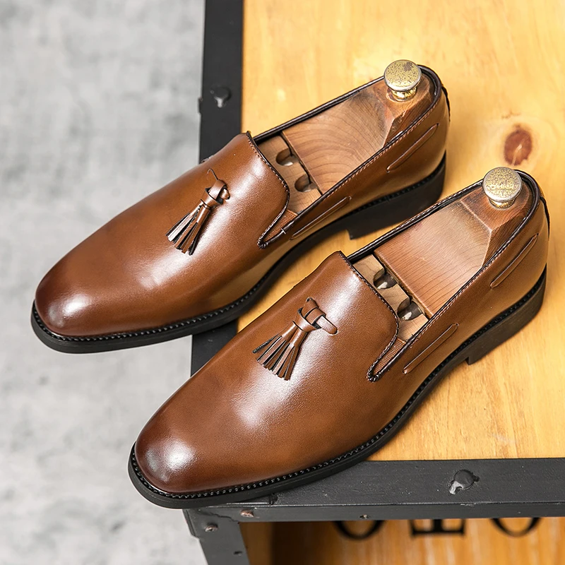 Tassel Dress Shoes Men Casual Shoes Brand Fashion Formal Shoes Men Bullock Business Men Handmade Shoe  British Style Men'S Shoes