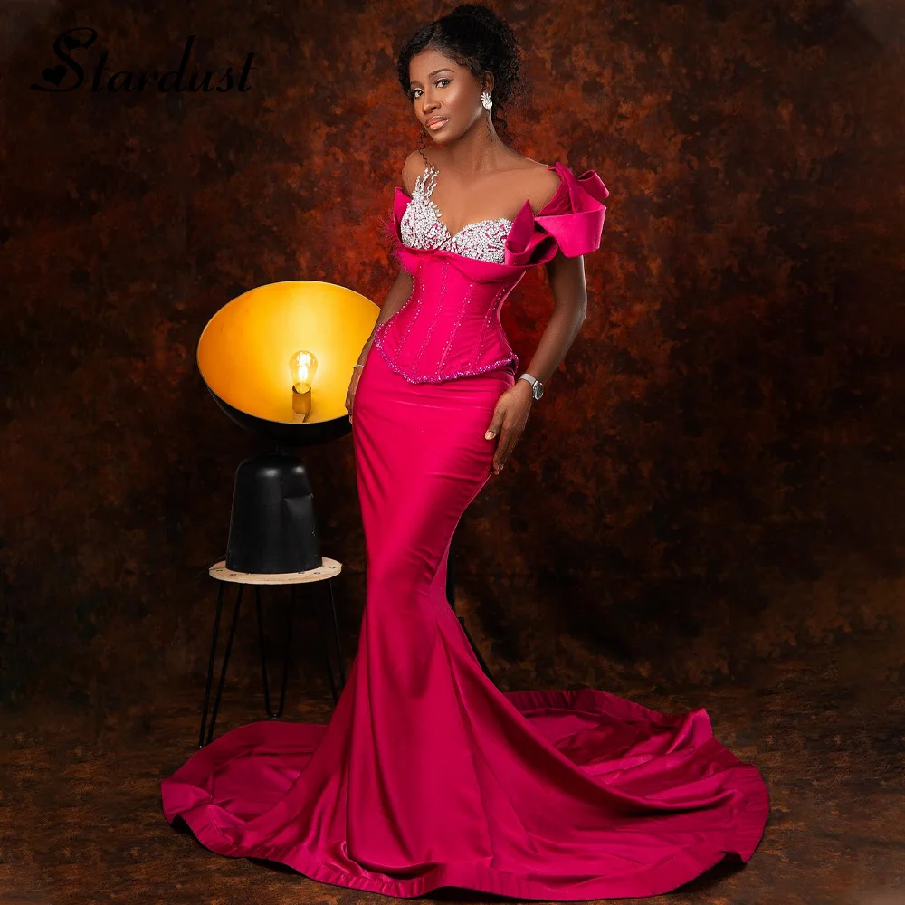 Stardust Fancy Tromba Celebrity Dresses Boat Neck Diamonds Stretto Busto Corsetto Sweep Train Drappeggiato Vestidos De Noche Personalizzato