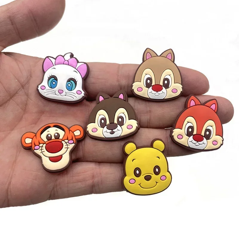 6 Stili Disneys Cartoon Shoe Charms Crocs Cute Animal Decoration Buckle Distintivi In Pvc Accessori Per Scarpe Stitch Slipper Decorations