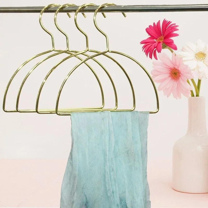 Cloud Belt Round Silk Kids Half Rack, Tie Metal Scarf Rack Appendiabiti Dorato.