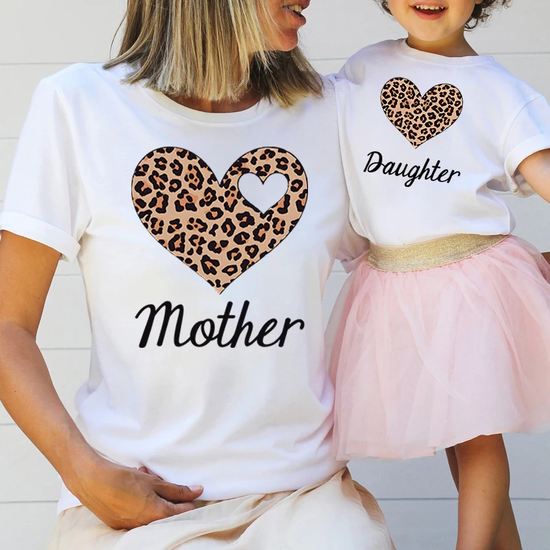 Leopard Heart Mama Mini Print Family Shirts Matching Mommy And Me Clothes Summer Maniche Corte Leopard Mother And Kid Outfit T