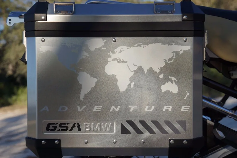 Kit Decalcomania Riflettente Per Moto Gsa Adventure "World Adventure In Silver" Per Borse Touratech