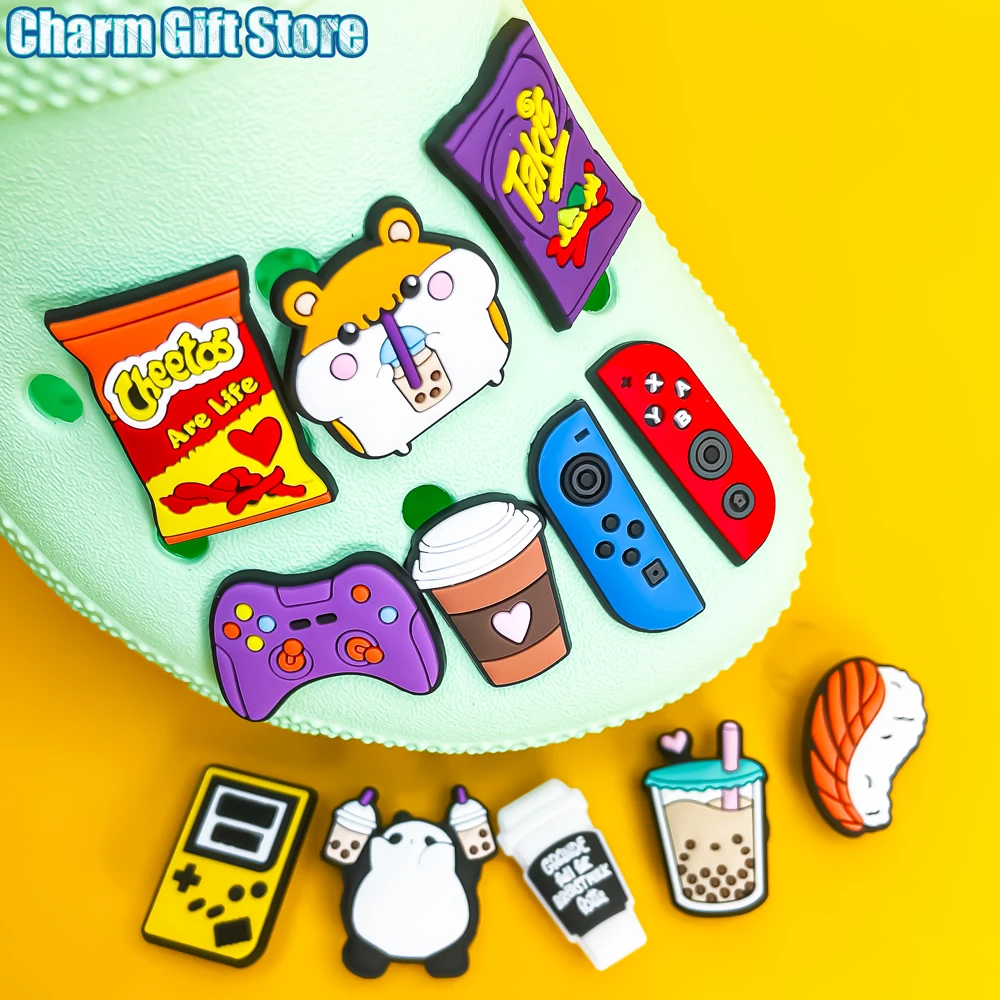 1 Pz Gamepad Snack Ciondoli Per Scarpe Taki Chetos Accessori Per Scarpe Caffè Boba Tea Clog Pins Controller Di Gioco Decorazioni Per Scarpe