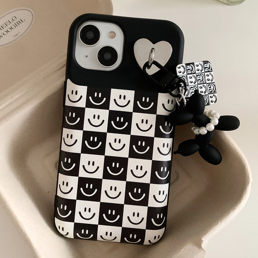 Nero Bianco A Scacchi Smile Expression Cover Per Iphone 14 13 12 11 Pro Max Con Ciondolo Air Cushion Checkerboard Phone Case Nuovo