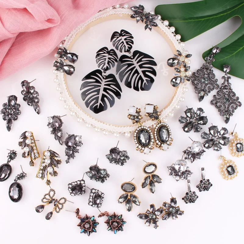 Lubov Classic Black Crystal Stone Orecchini A Bottone Da Donna Flower Star Leaf Waterdrop Shape Piercing Orecchini Regalo Di Gioielli Da Donna