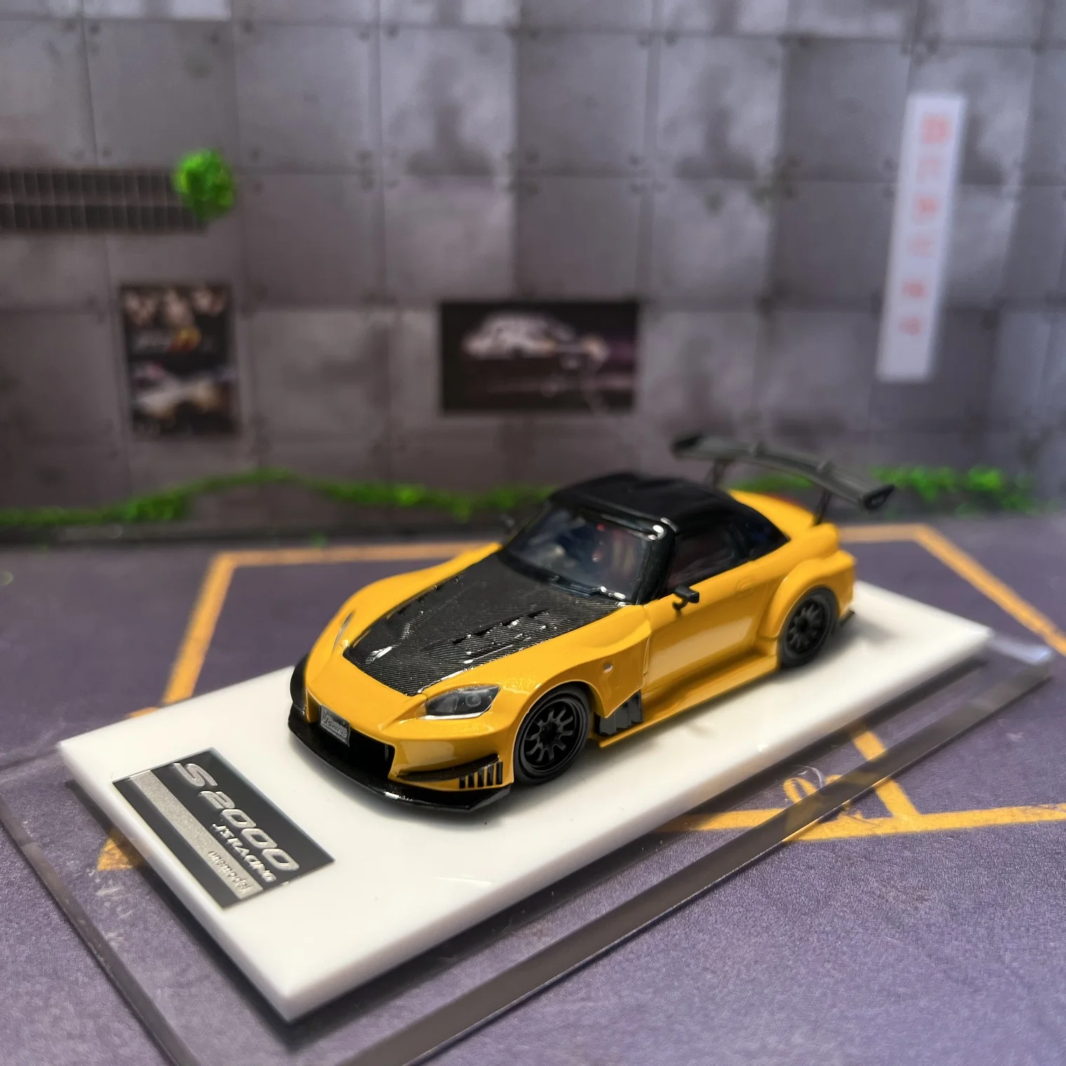 Un Modello 1:64 Honda S2000 Racing Carl Resin Diecast Car Model