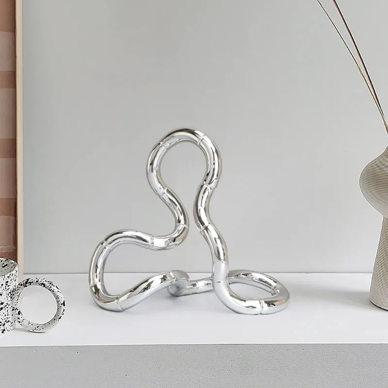 Moderna Astratta Argento Twist Link Chain Ornament Home Table Figurine Ondulate Decor Art