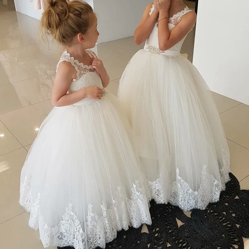 Abiti Da Prima Comunione Per Le Ragazze 2019 Abito Di Sfera Vestito Dalla Ragazza Di Fiore Scalloped Neck Appliques Del Merletto Backless Primera Comu
