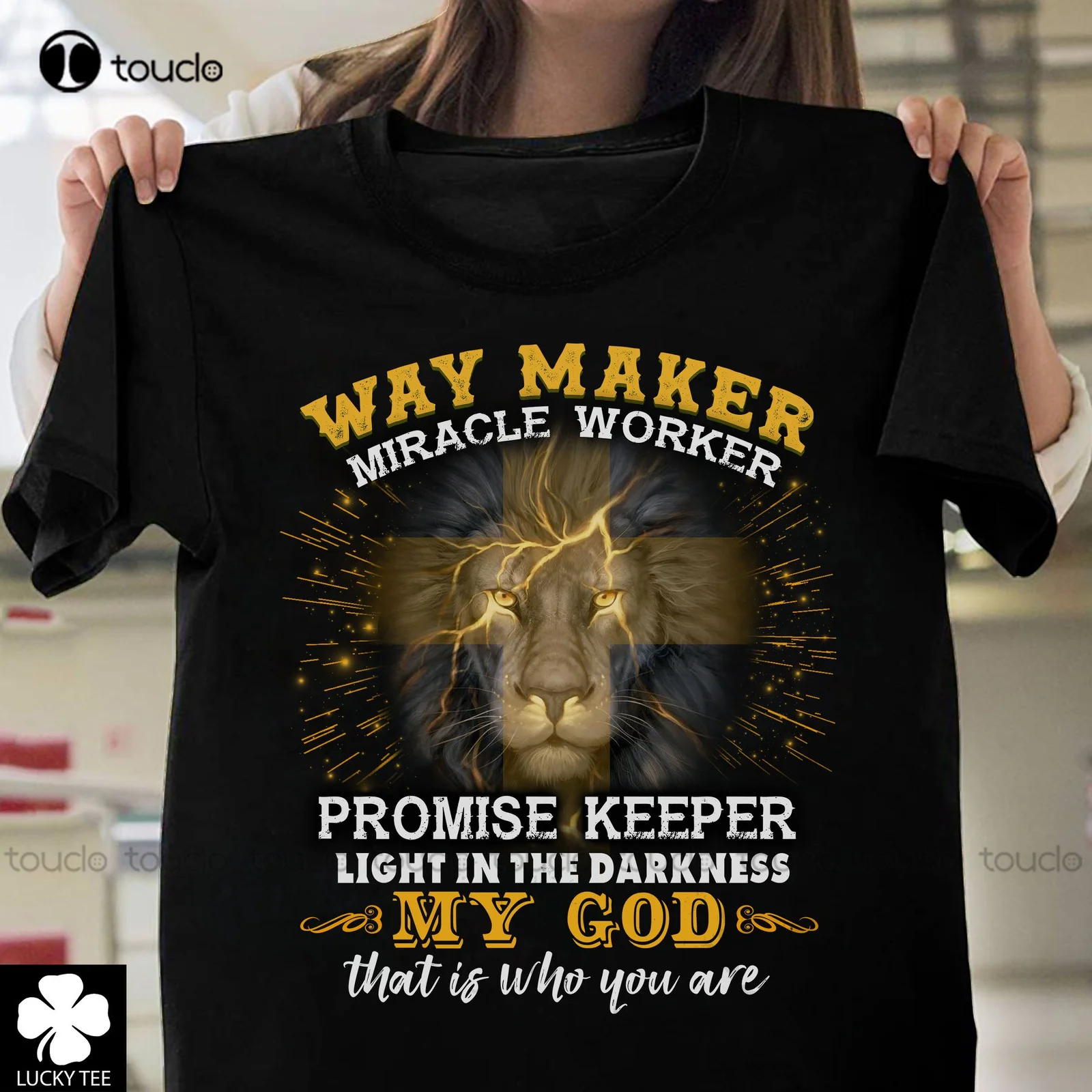 Christian Lion Way Maker Miracle Worker Promise Keeper Men Black T Shirt Mens Beach Shirts Fashion Tshirt Summer New Popular