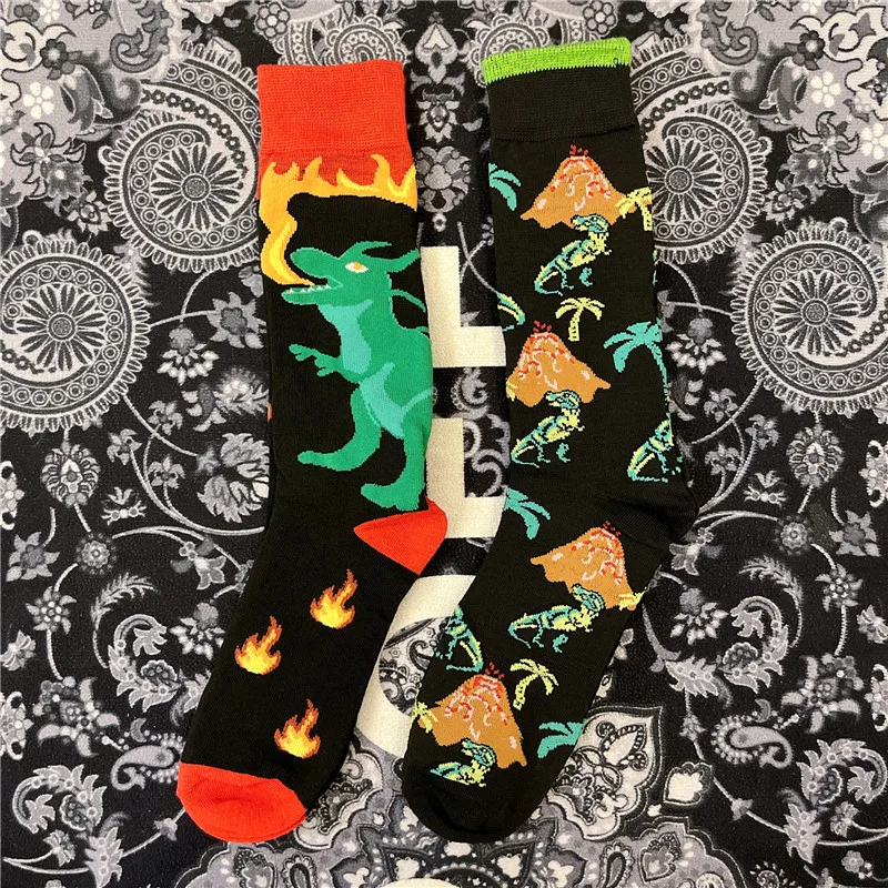 Happy Funny Adult Mid Calf Crew Socks Volcano Tyrannosaurus Rex Dinosaur Fire Jurassic Periodo Park Patatine Fritte Gioca Basket