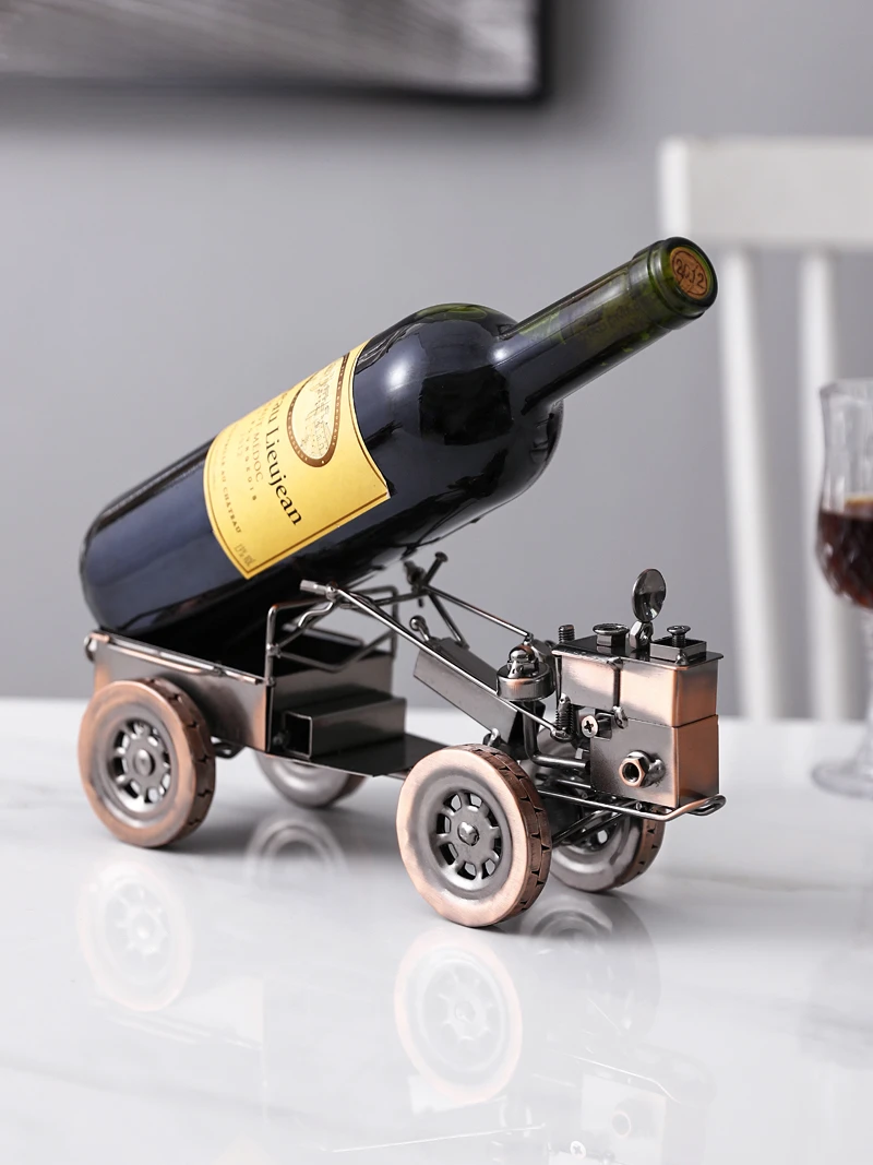 Vintage Nostalgic Iron Art Car Red Wine Rack Decorazione Stile Europeo Creative Home Tv Cabinet Wine Cabinet Decorazione Desktop