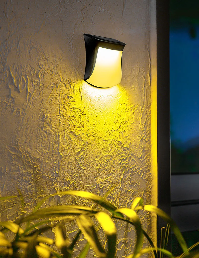 1/2/4Pcs Led Lampada Solare Per Scale Impermeabile Per Esterni Smart Garden Yard Fence Wall Lawn Landscape Lamp Scale Night Light
