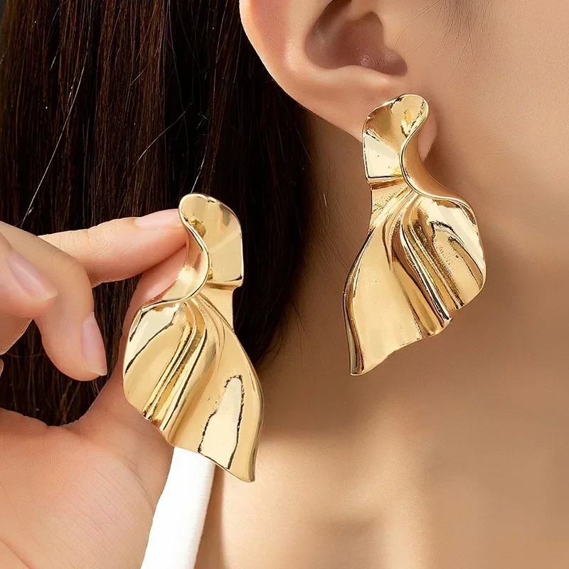 Orecchini Geometrici Tridimensionali In Metallo Pieghettato A Coda Di Pesce Per Le Donne Party Holiday Ol Accessori Per Le Orecchie Di Gioielli Di Mod