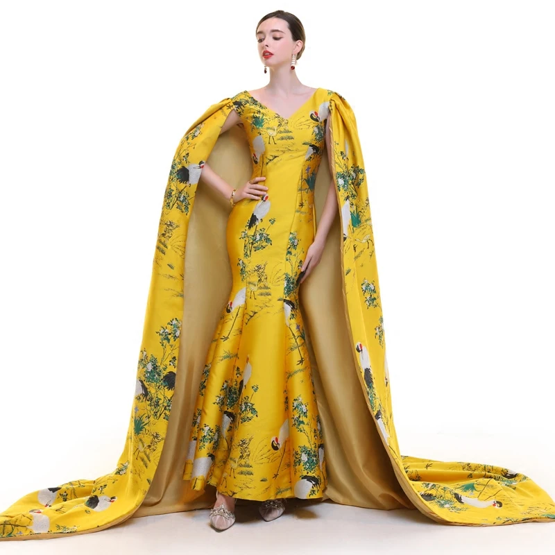100% Reale Gru Priting Dorato Lungo Mantello Dress Gown Stage/Studio Dress Regina Cosplay Victoria Dress Belle/Can Dimensioni Della Dogana
