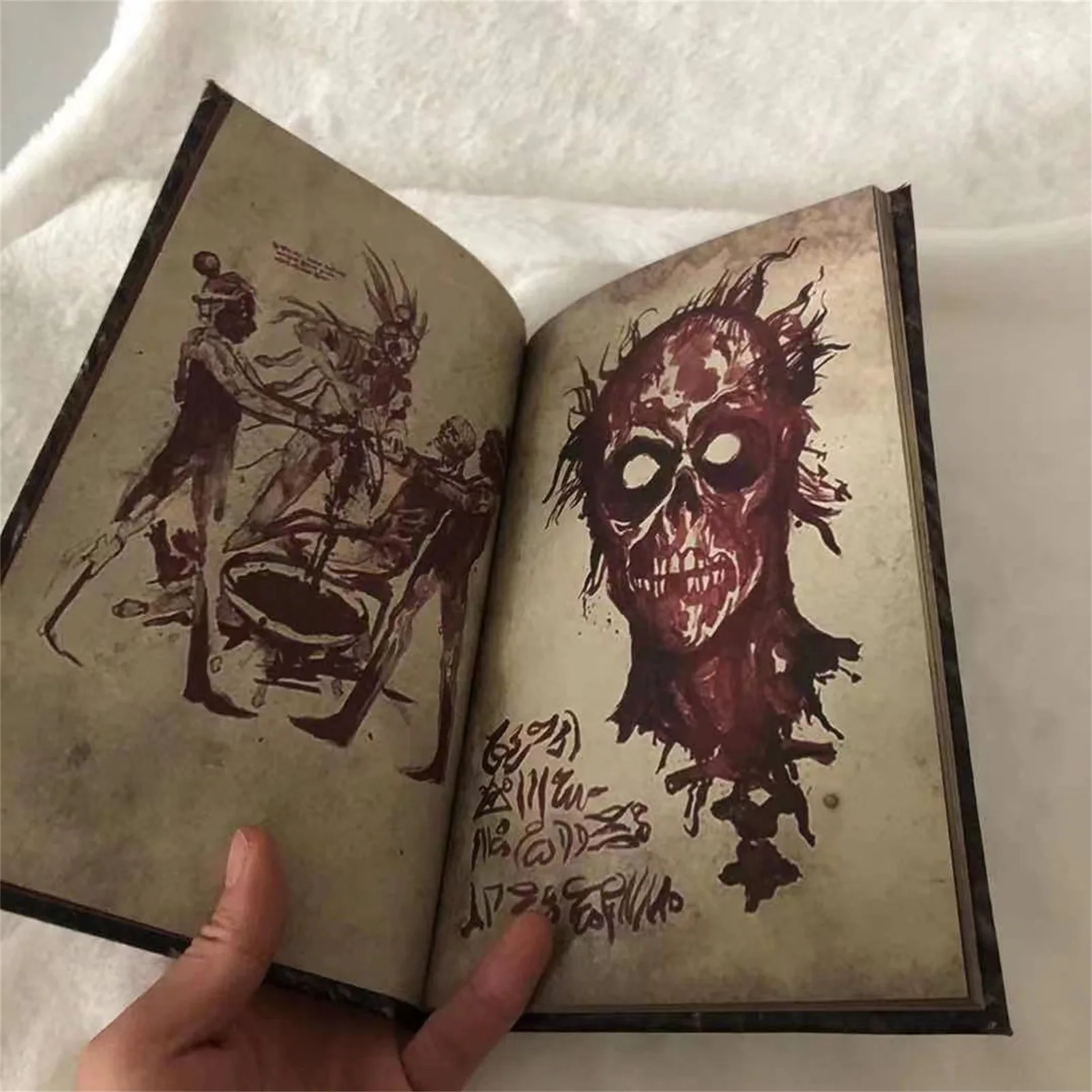 Nuovo Necronomicon Evil Dead Book Decorazioni Per Notebook In Resina Horror Movie Prop Gift Dead Spellbook For Home Desktop Decor Ornament