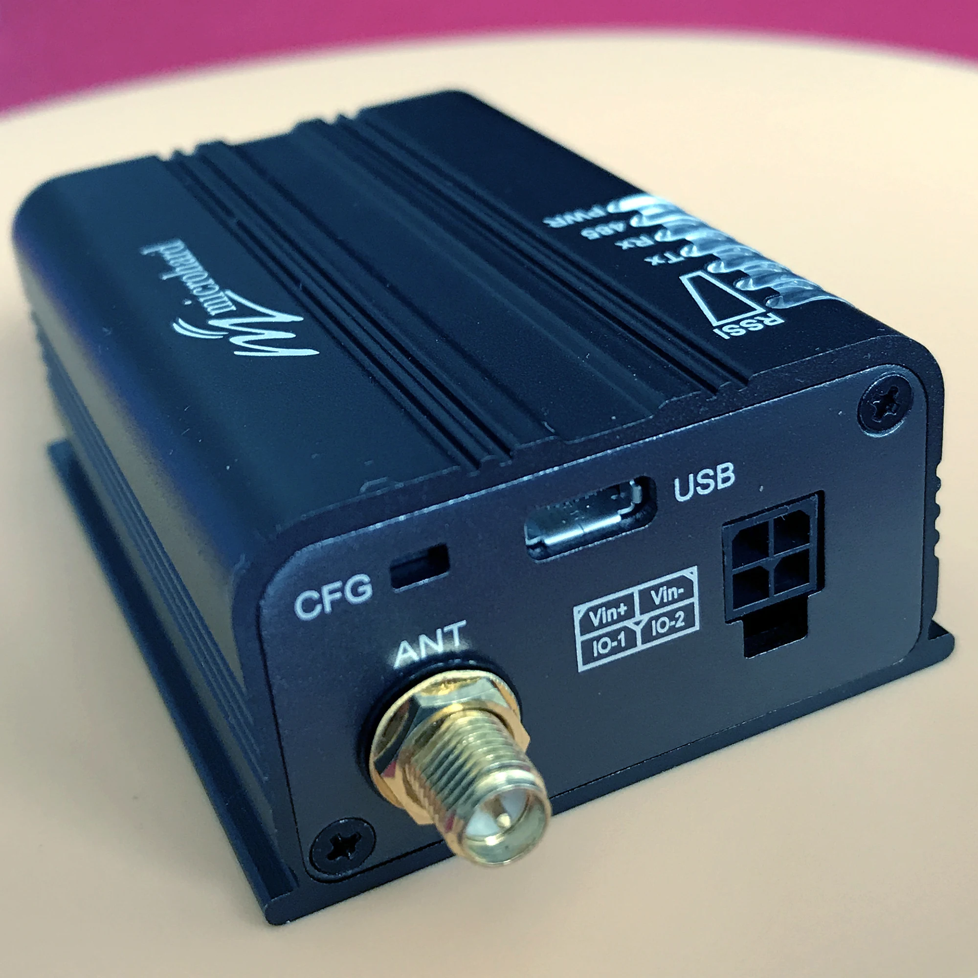 Mhs185060 P900-Enc In Scatola Importato 1W Frequency Hopping 60Km Stazione Radio Digitale