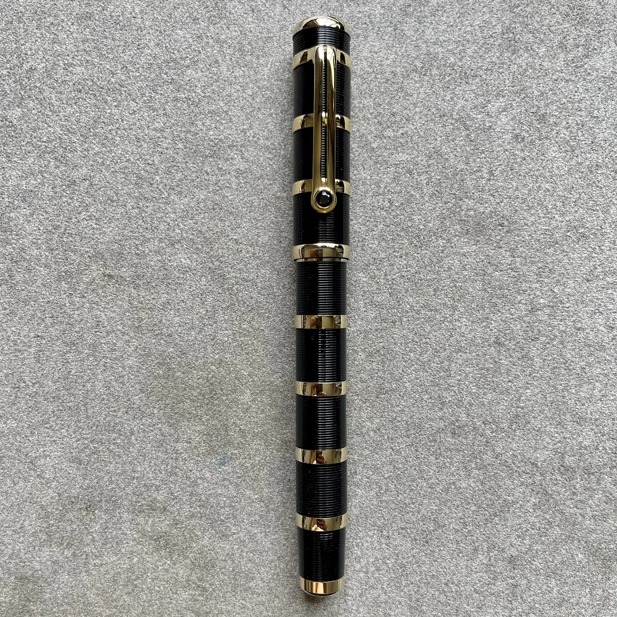 2022 Great Writer Mb Monte Nicoaus Copernicus Rollerball Pen Black Blance Ink Penna A Sfera