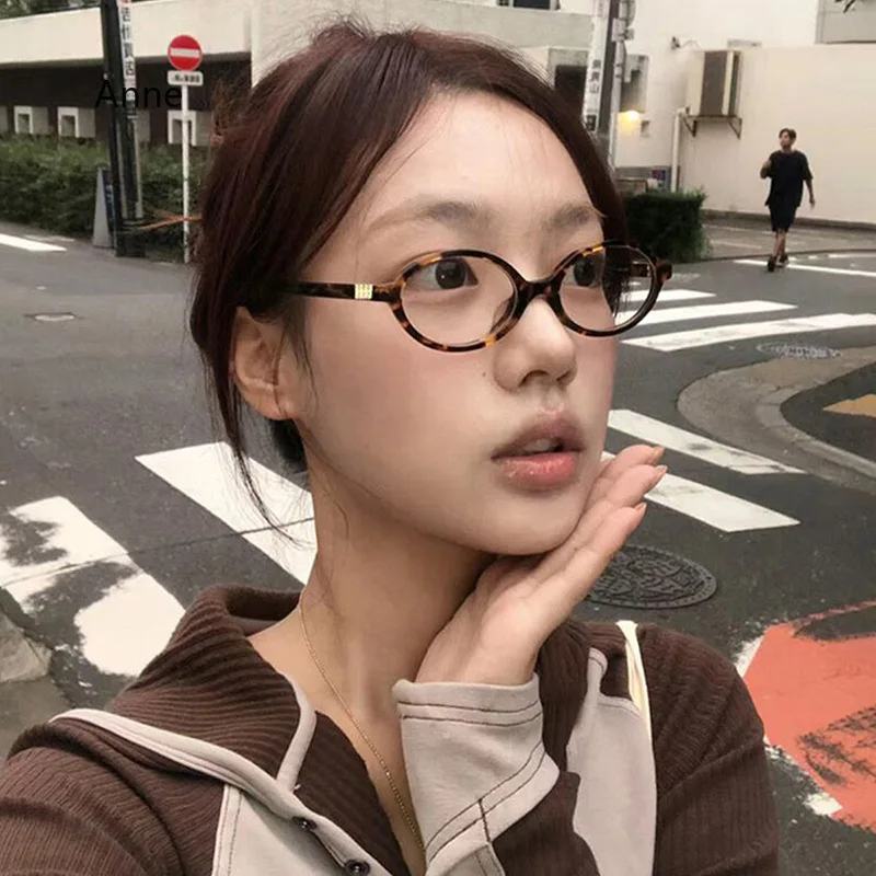 Corea Retro Oval Glasses Frame Women Lovely Ins No Makeup Plain Glasses Men Eyewear Cute Occhiali Decorativi Per Computer Gafas