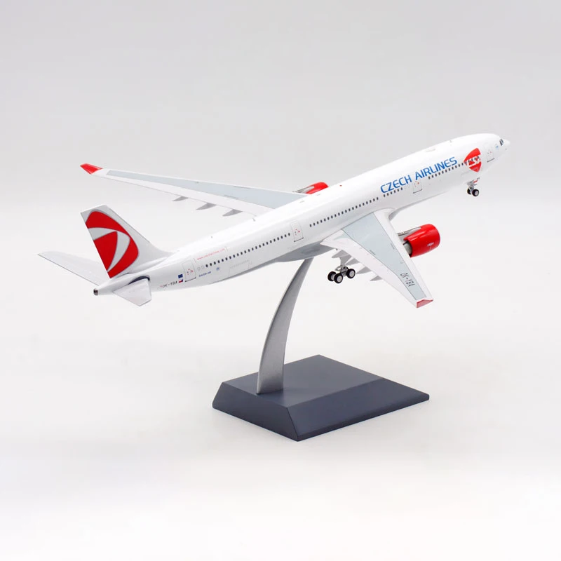 Diecast 1/200 Scala A330-300 Ok-Yba Czech Airlines Modello Di Aereo In Lega Con Attrezzatura Di Carico Aereo Souvenir Da Collezione