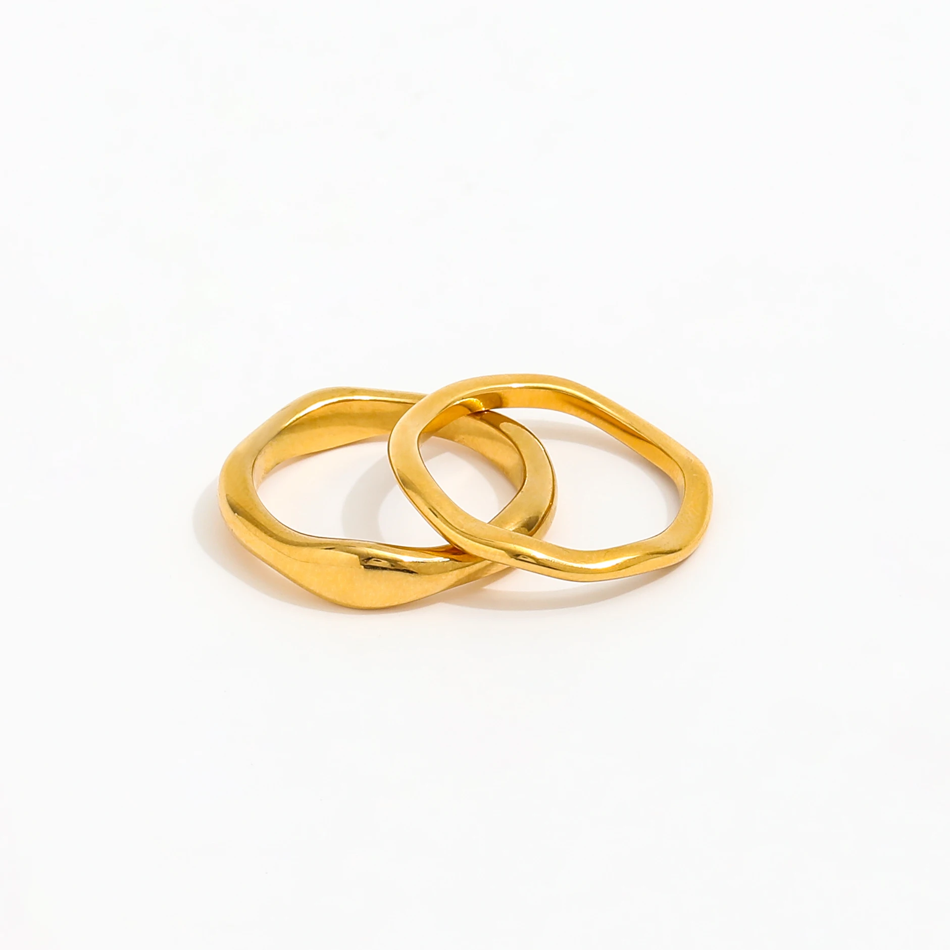 Joolim Jewelry High End Pvd Wholesale No Fade & Waterproof Fashion Anello Minimalista In Acciaio Inossidabile A Forma Di Onda Per Le Donne