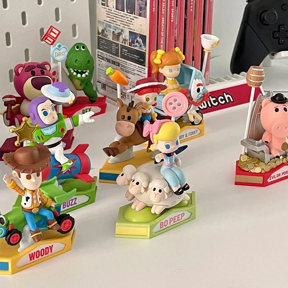 Toy Story Carousel Series Blind Box Mystery Box Mini Anime Figure Buzz Lightyear Woody Figure Collection Decorazione Giocattoli Regali