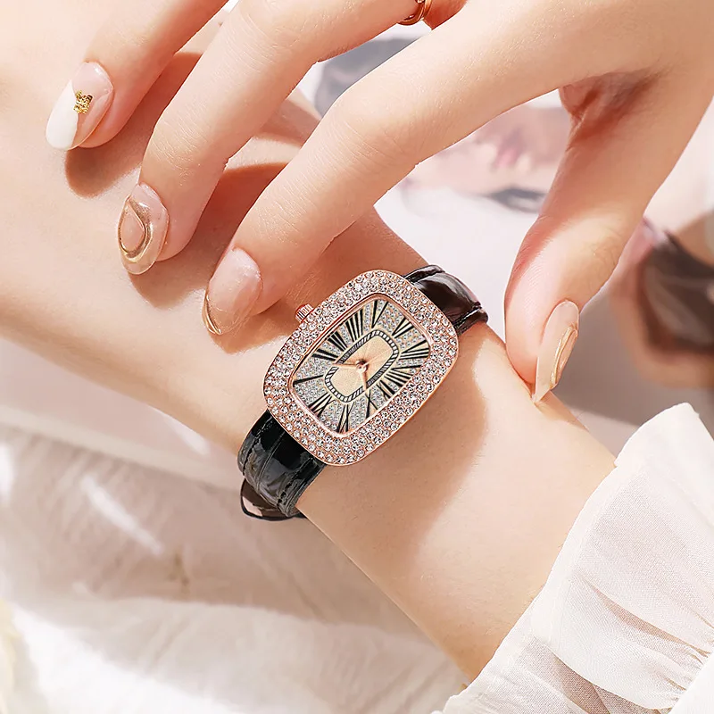 Small Green Watch Ladies Watch Female Niche Pigeon Egg Oval Full Diamond Watch Fashion Ladies Rhinestone Starry Female Watch