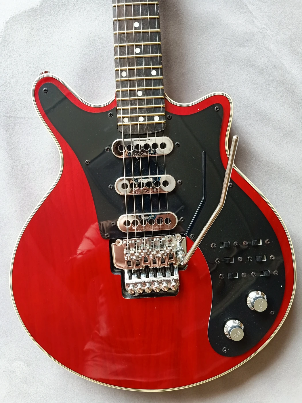 Custom Brian May Red Special Guitar Tri Sonic Alnico V Pickup Double Tremolo Bridge 24 Tasti Chitarre Fai Da Te