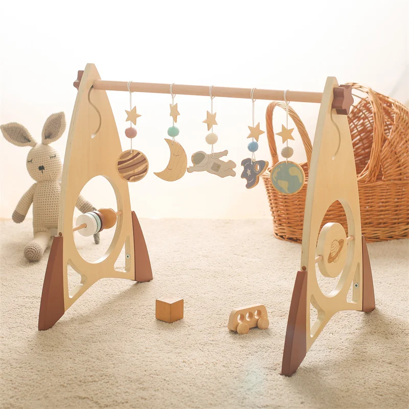 Baby Wood Gym Frame Rocket Model Neonato Play Gym Activity Celestial Hanging Pendant Sonaglio Per Baby Education Giocattoli Montessori