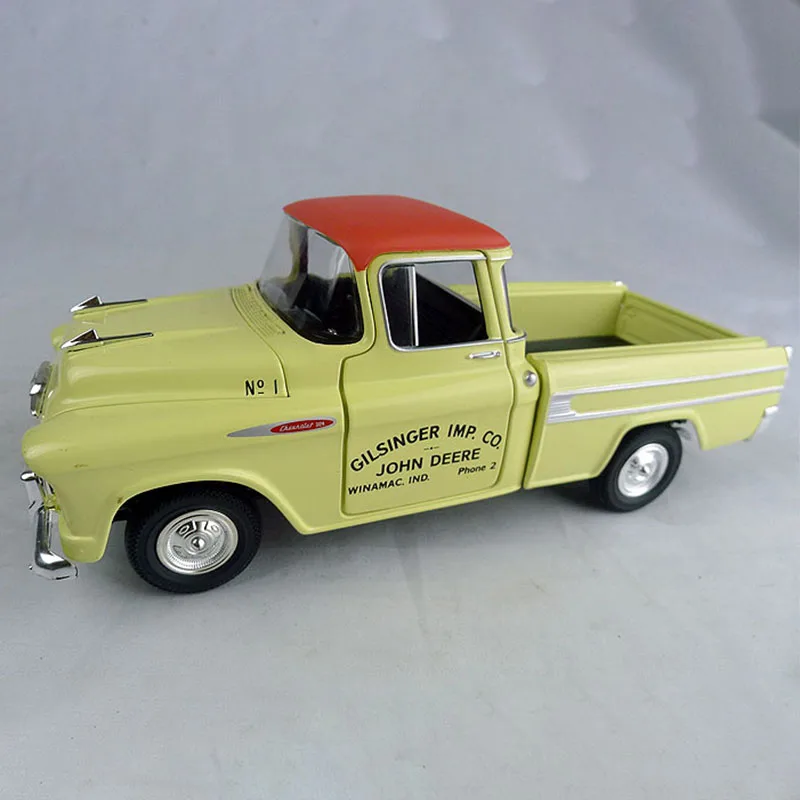 Diecast Scala 1/25 Chevy 57 Pickup Truck D2 Pickup Truck Classic Collection Display Modello Di Auto Ornamenti Giocattoli Per Ragazzi