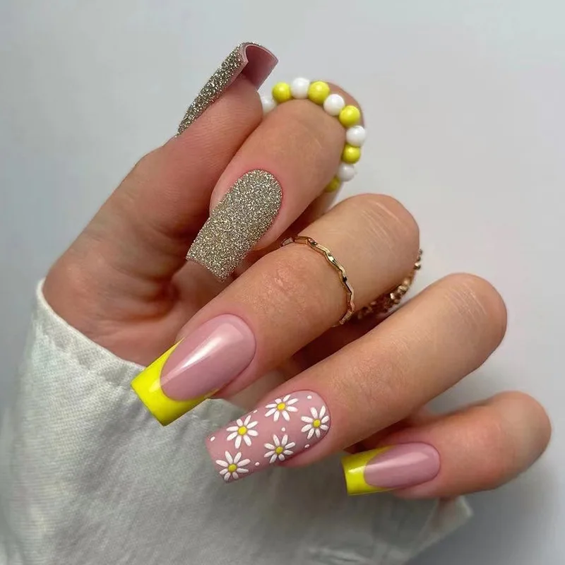 Cute Daisy Flowers Yellow French Wearable Glitter Powder Unghie Finte Copertura Completa Unghie Finte Finite Premere Sulle Unghie Con Colla