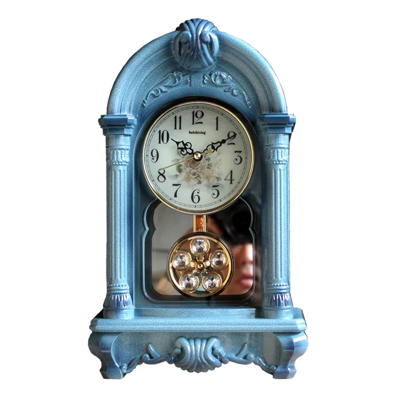Orologio Cinese Neoclassico Salotto Tuba Music Creative European Vintage Clock Pendent Mute Desktop Sitting Clock