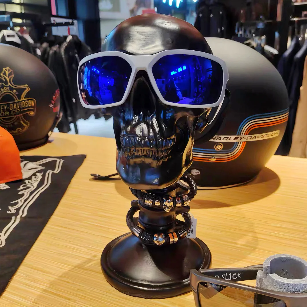 Black Skull Sculpture Creative Art Glasses Frame Jewelry Stand Resin Craft Model Halloween Horror Table Ornament Decorazione Della Casa