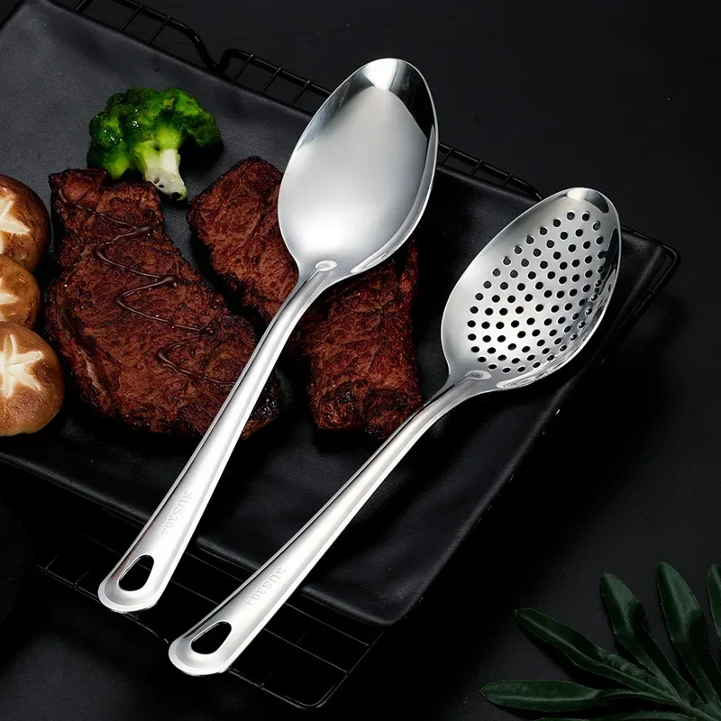 304 In Acciaio Inox Colino Cucchiaio Cucina Zuppa Scoop Colino Cucchiaio Filtro Colino Cibo Scoop Perforato Skimmer Colino