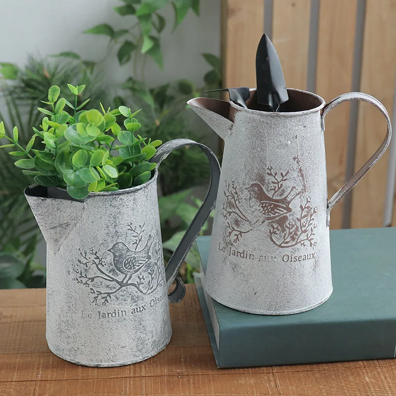 Vasi Di Fiori In Metallo Da Giardino Vintage Home Wedding Fiori Artificiali Secchio Portabottiglie Shabby Chic Country Style Jug Can Craft