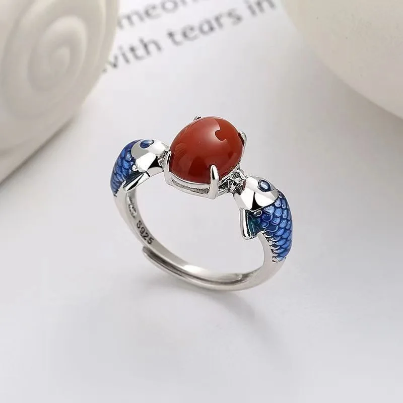 Ys 2023 New Red Antique Drip Glue Colorato Smaltato Koi Ring Holder Double Fish Bead Competition Fashion Personality