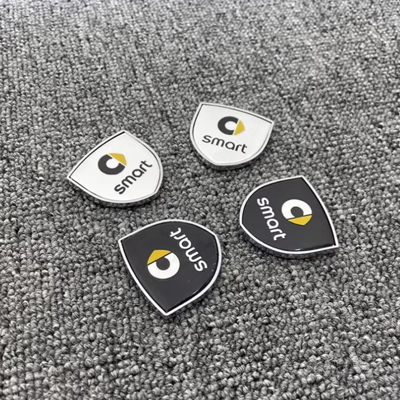 2Pcs Car Metal Alloy Logo Side Body Fender Trunk Decoration Stickers Per Mercedes Smart Fortwo Forfour 450 451 453 Accessori