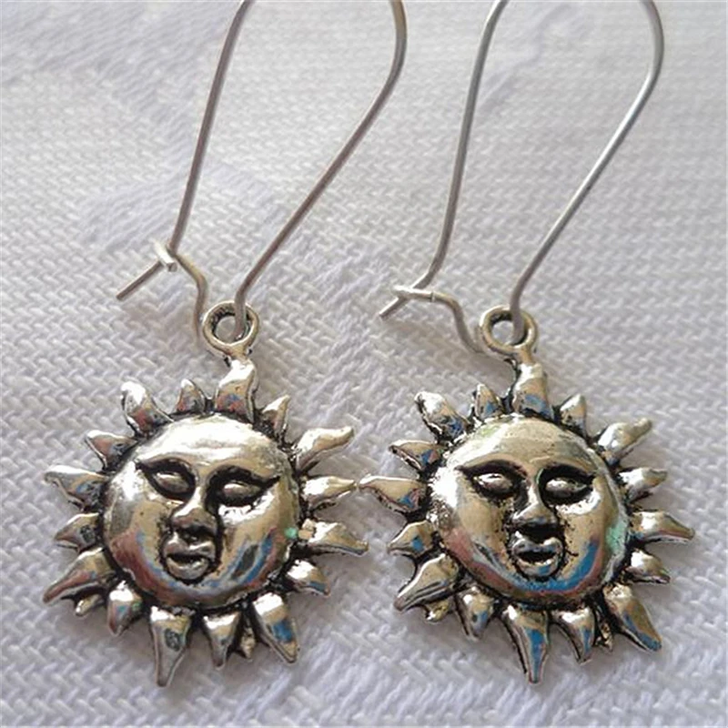 Orecchini Sole, Gioielli Sole, Gioielli Pianeta, Gioielli Wiccan, Pagani, Celesti, Orecchini Pendenti, Orecchini Con Ciondoli, Gioielli Minimalisti