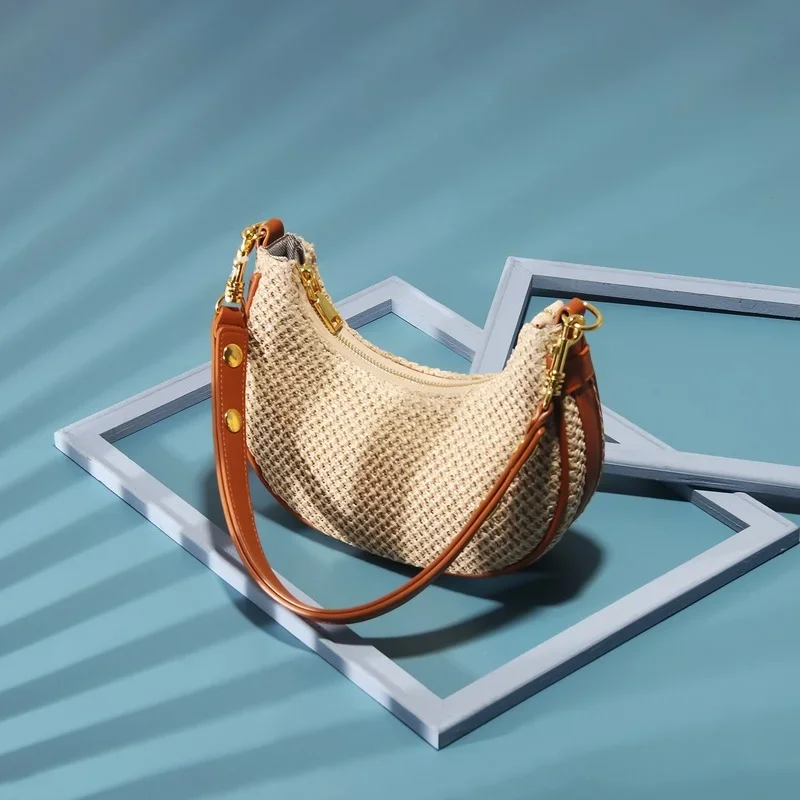 Summer Hand-Woven  Straw Hobo Bag Women'S Fashion Shoulder Bag Simple Half Moon Armpit Bag Seaside Beach Holiday Tote Bag Female