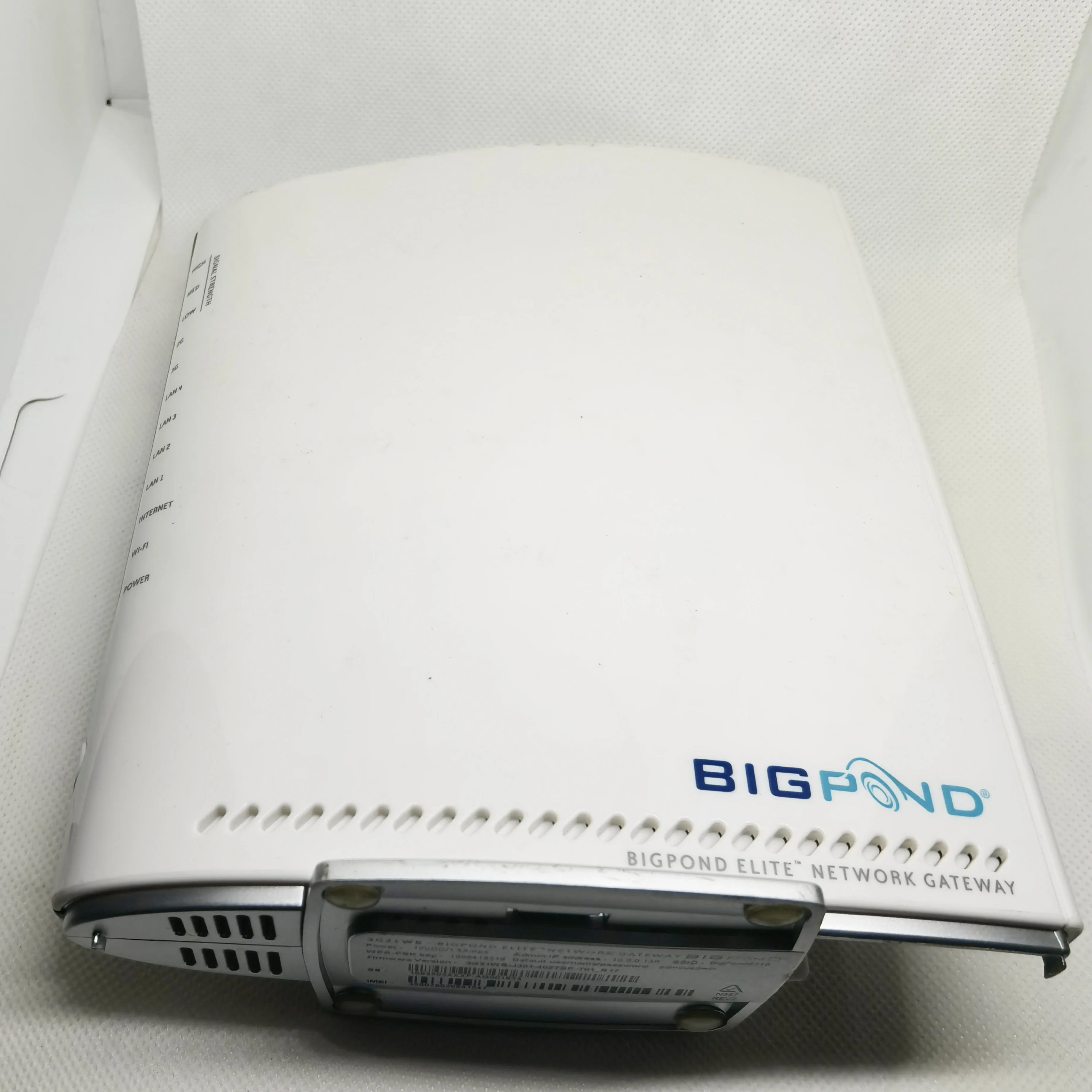 Netcomm 3 G21Wb Sim Router Hotspot 300Mbps Cpe Wifi 3G Modem Gateway Triple Band