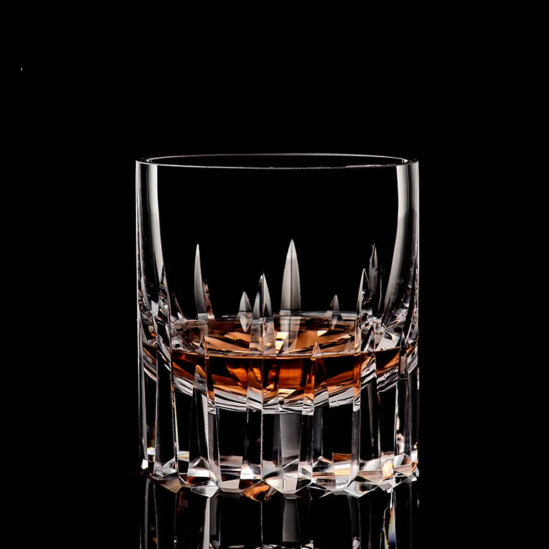 Stile Moderno Vasto Sky Whisky Rock Glass Taglio Manuale Crystal Sword Pattern Old Fashioned Brandy Tumbler Whisky Xo Snifter Liquor