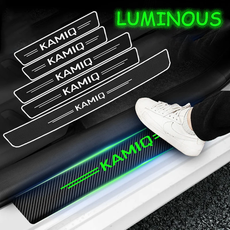 Soglia Luminosa Adesivi Di Protezione Del Davanzale Della Portiera Dell'Auto Per Skoda Kamiq Logo Night Glowing Trunk Door Bumper Scratch Guards Strip
