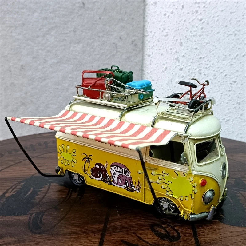 Vintage Iron Art Station Wagon Miniature Handmade Metal Journey Coach Model Home Decor Vehicle Ornament Craft For Art Collection