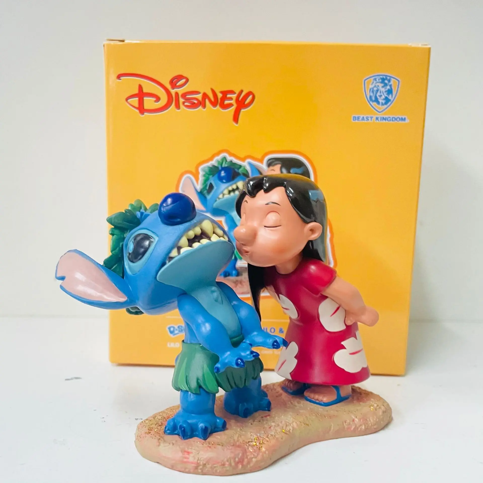 Kawaii Disney Action Figures Lilo Kiss Stitch Beach Series Cute Cartoon Anime Toys Stitch Model Ornaments