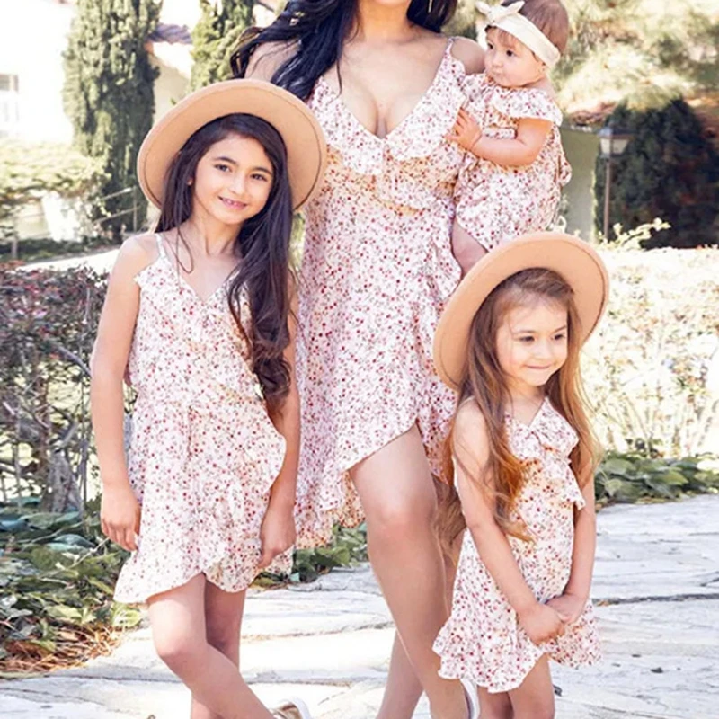 Sexy Scollo A V Party Wrap Dress Family Matching Outfits 2022 Summer Spaghetti Strap Mini Dress Floral Printed Mommy And Me Clothes