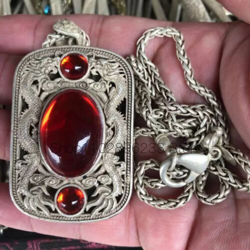 Art National Style Retro Miao Silver Double Dragon Hollow Collana Con Ciondolo Rubino