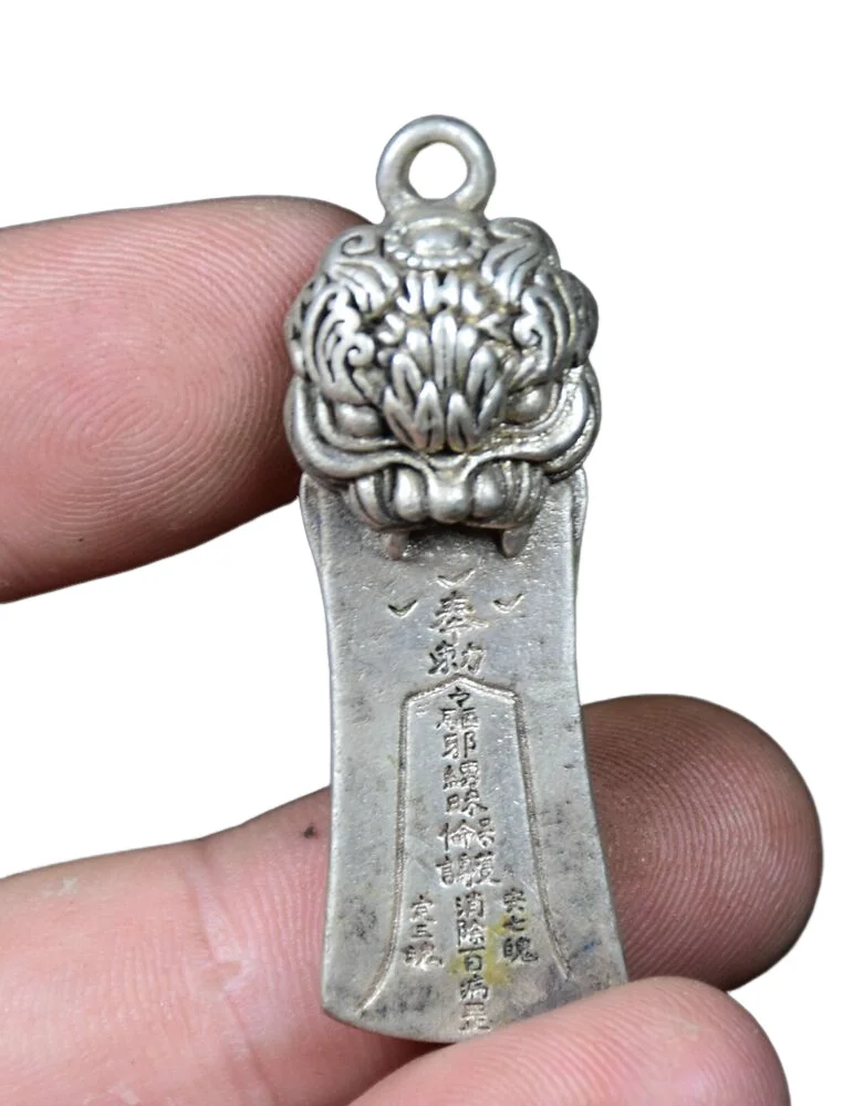 4.5Cm Old China Miao Silver Lion Beast Head Otto Diagrammi Evil Spirits Pendant