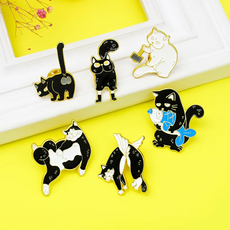 Cartoon Black Cat White Cat Spille Smaltate Sad Angry Angel Puss In Boots Spille Per Gatti Divertenti Distintivi Camicia Con Risvolto Accessori Per Gi